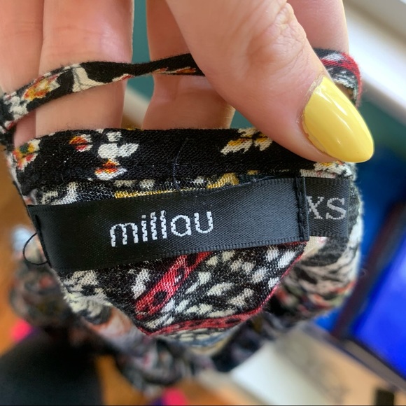 Black Aztec pattern romper - Picture 4 of 4